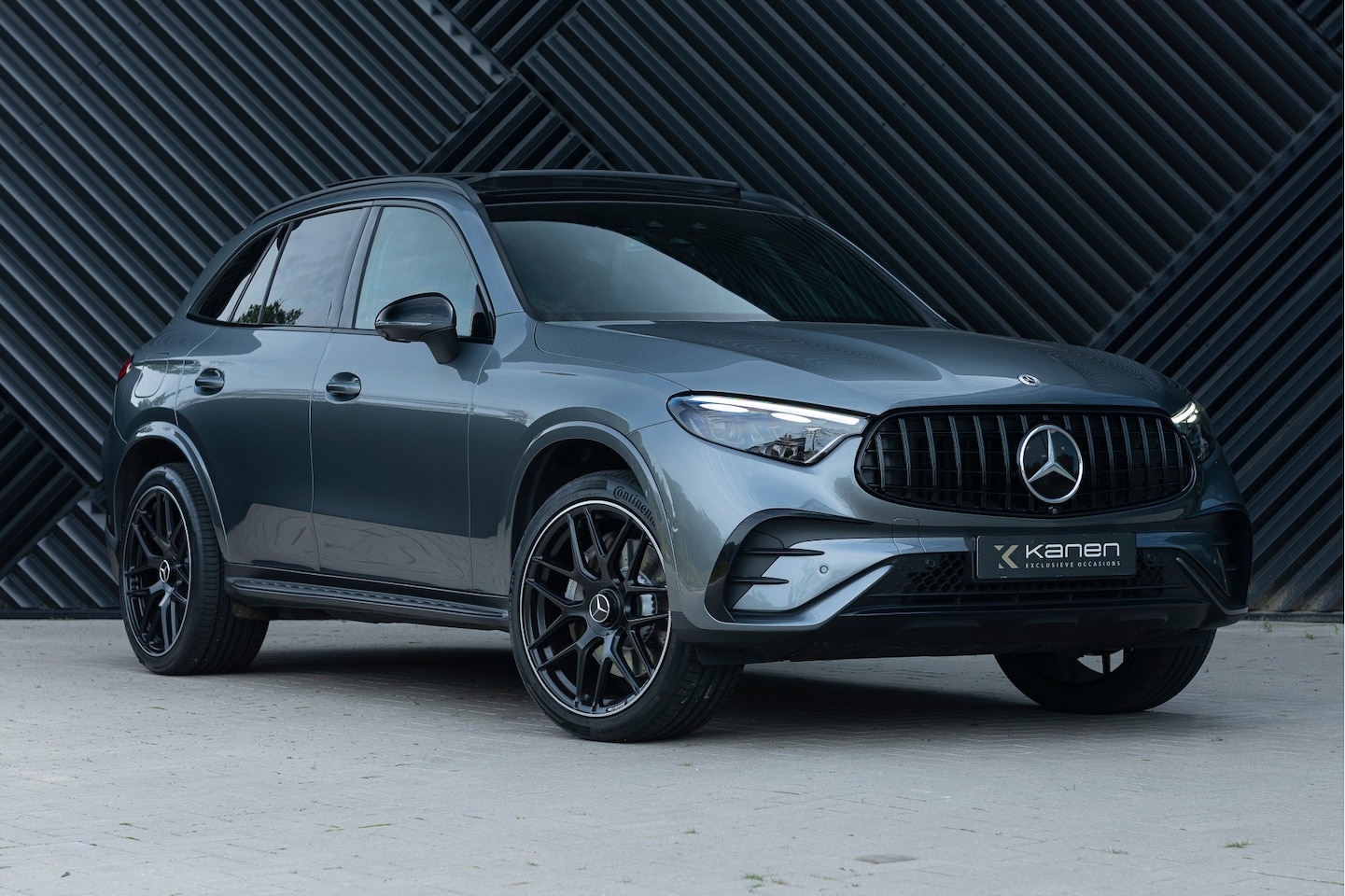 Mercedes-Benz GLC-klasse - 300e 4MATIC AMG Line ACC Pano 360 Digital Light Memory Stoelverw. Ambient Night AMG Line - AutoWereld.nl