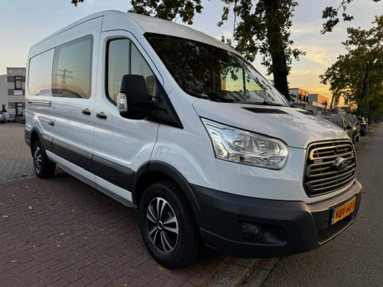 Ford Transit - 2.0 TDCI 130pk L3 H2 Trend Euro 6 Airco,3 Zits,Camera Nette Auto - AutoWereld.nl
