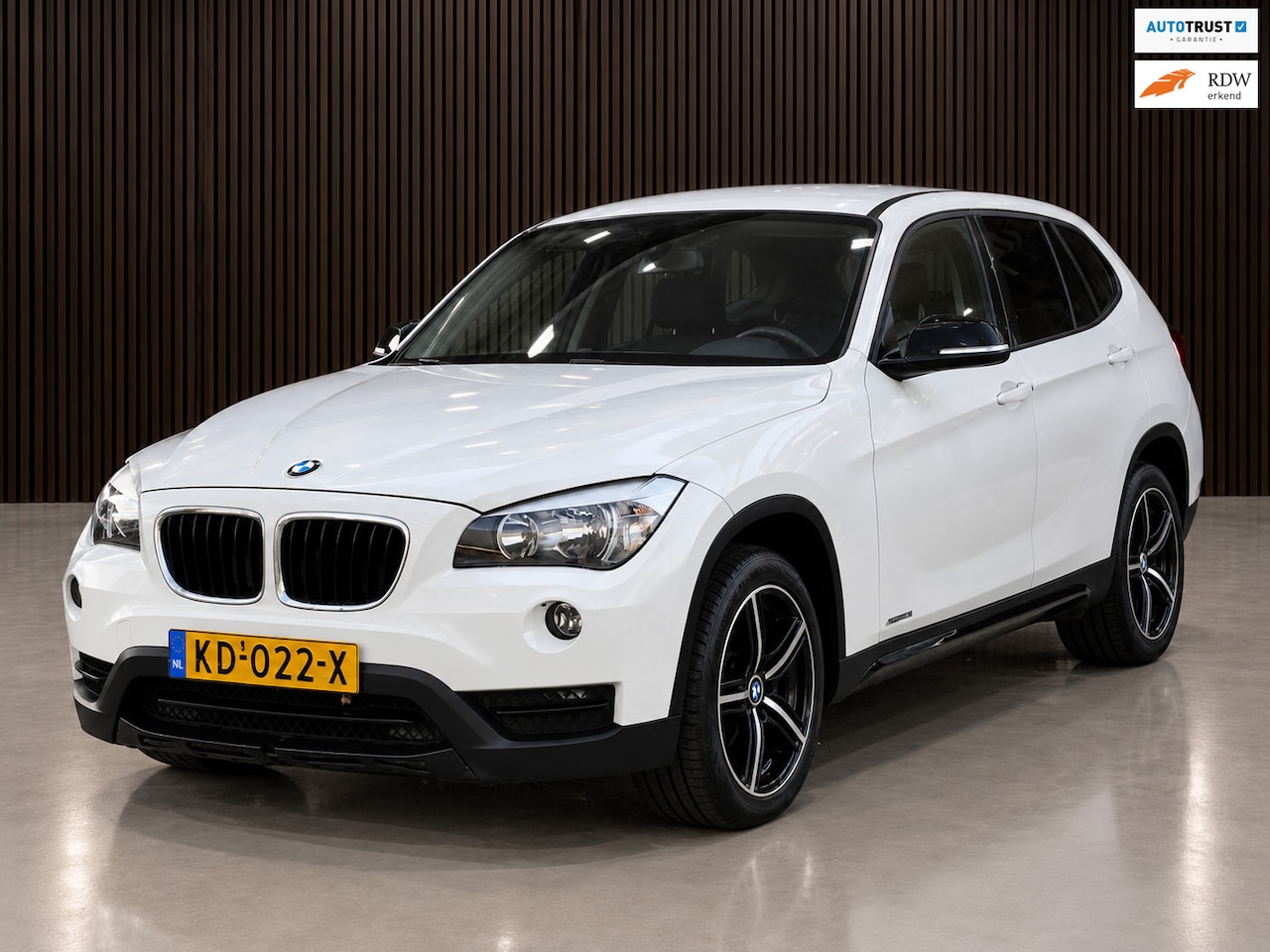 BMW X1 - SDrive18i AUTOMAAT NAVI/CRUISE/ISOFIX | NETTE AUTO ! - AutoWereld.nl