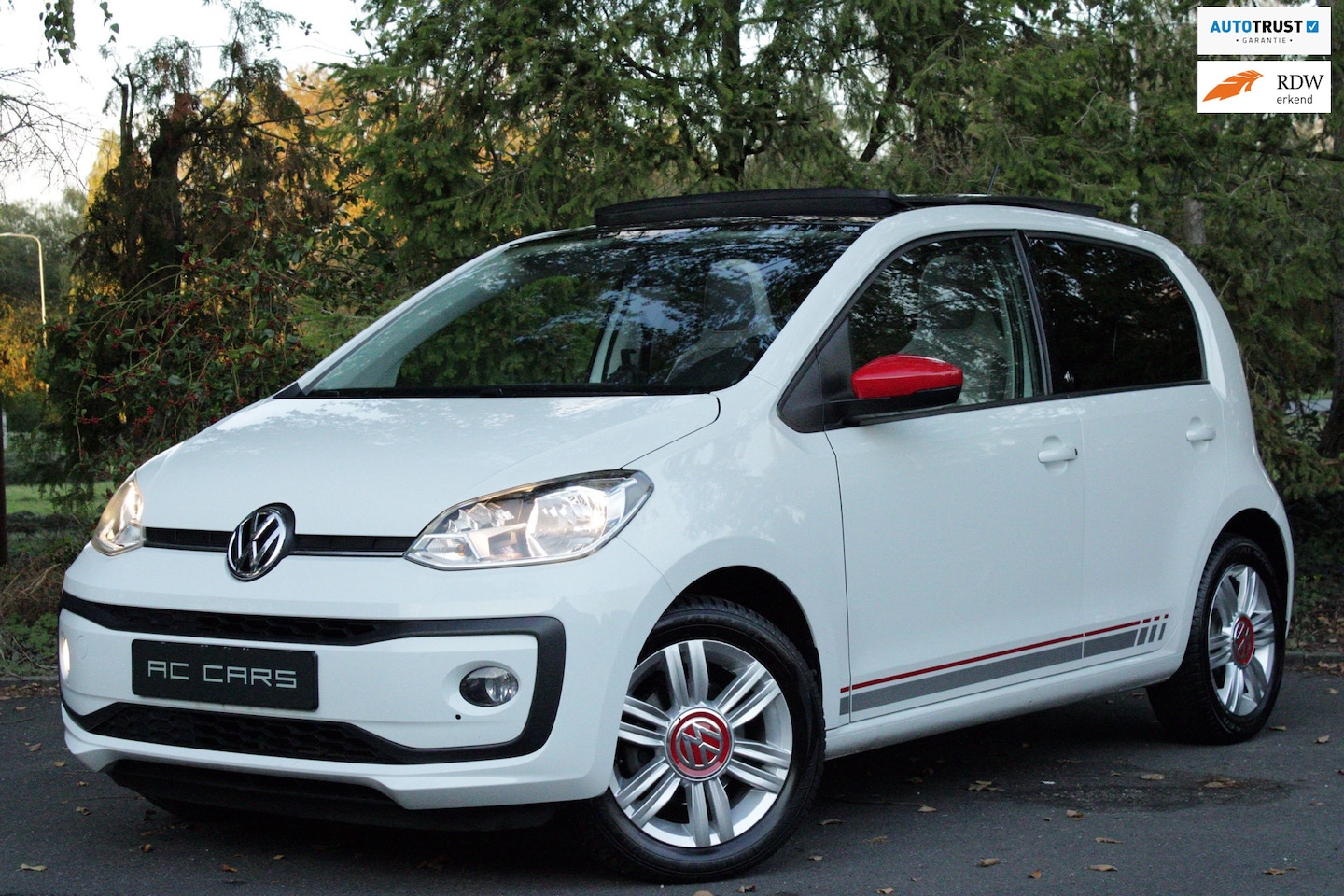 Volkswagen Up! - 1.0 BMT Beats - Pano/Velgen/Nieuwstaat! - AutoWereld.nl