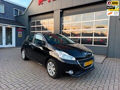 Peugeot 208 - 1.2 VTi Allure / Cruise / Navi / Clima / Trekhaak