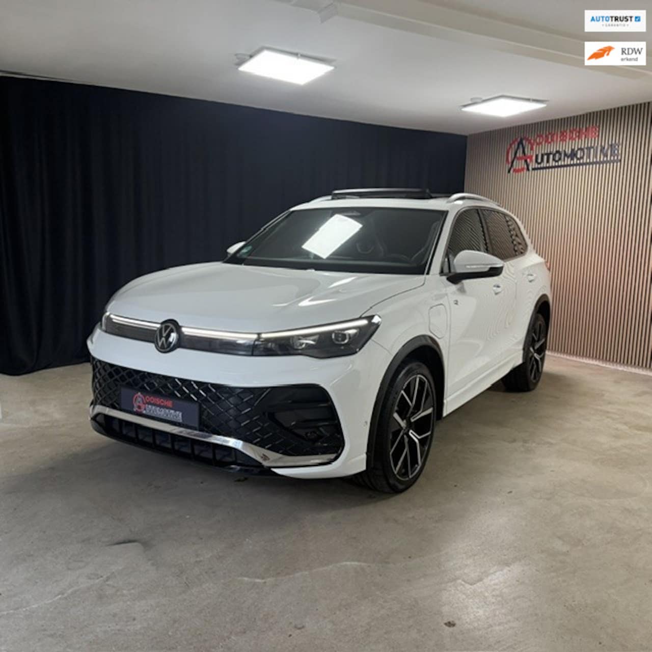 Volkswagen Tiguan - 1.5 eHybrid R-Line Edition 1.5 eHybrid R-Line Edition - AutoWereld.nl