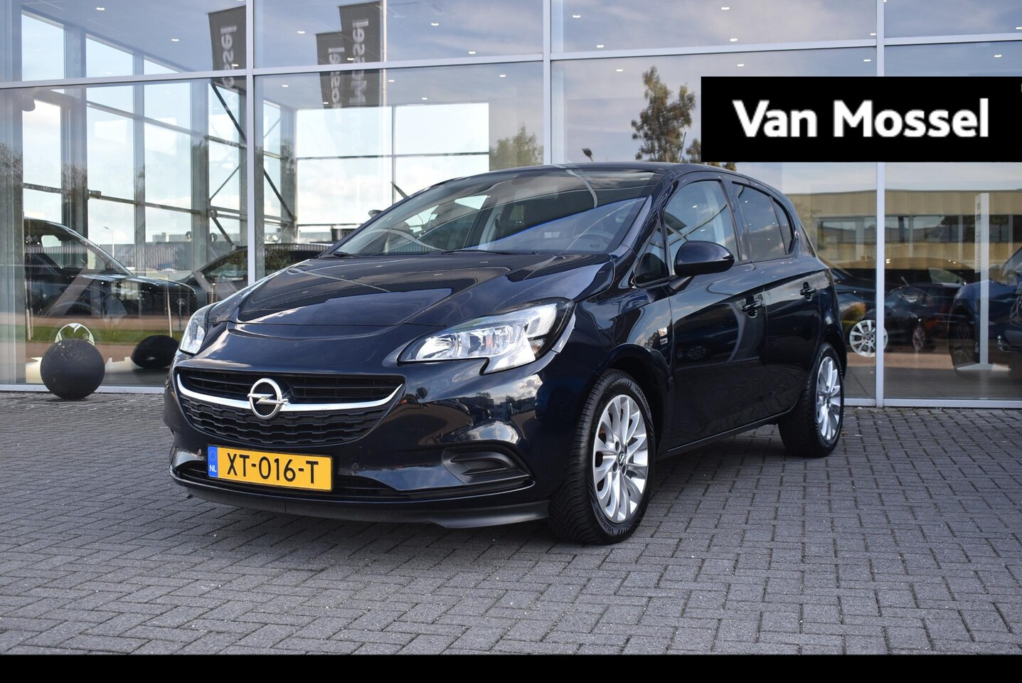 Opel Corsa - 1.0 Turbo 120 Jaar Edition | Cruise Control | Airco | Trekhaak | Achteruitrijcamera | - AutoWereld.nl