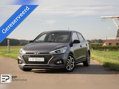 Hyundai i20 - 1.2 Carplay|Camera|ParkeerSensoren achter|Navi