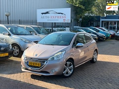 Peugeot 208 - 1.2 VTi Allure/Airco/Navi/Pano dak/Cruise/Leer/Nap/Nieuw Apk / distributie riem vervangen/