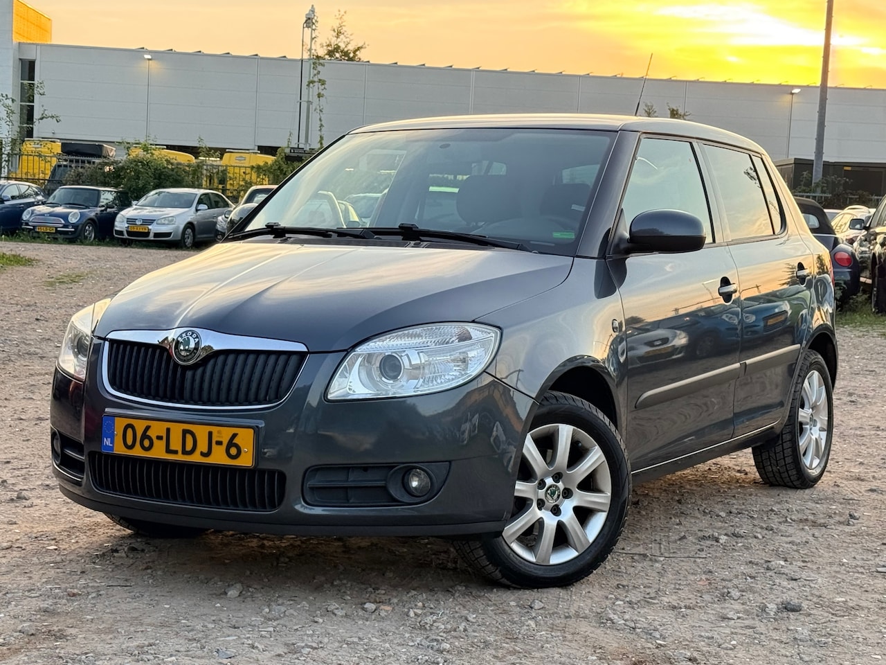 Skoda Fabia - 1.2-12V Sprint/ ZUINIG/ LAAG KM - AutoWereld.nl
