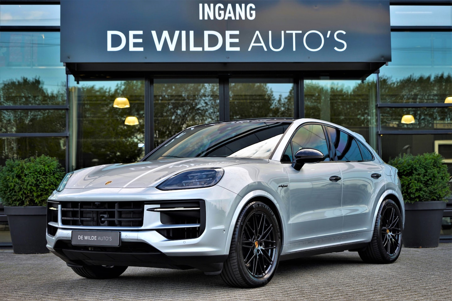 Porsche Cayenne Coupé - 3.0 E-Hybrid SportDesign SoftClose Head-up Carbon Trekhaak Keyless HD-matrix - AutoWereld.nl