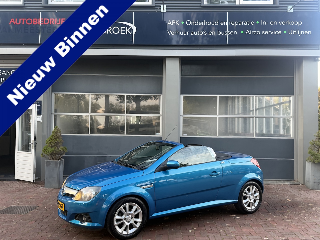 Opel Tigra TwinTop - 1.8-16V Cosmo Bj 2004 Km 126.000 Airco,14Inch Nap Sportieve auto - AutoWereld.nl