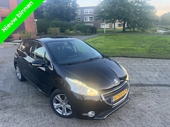 Peugeot 208 - 1.6 e-HDi Style ClimaAuto Bleutooth Parksensor