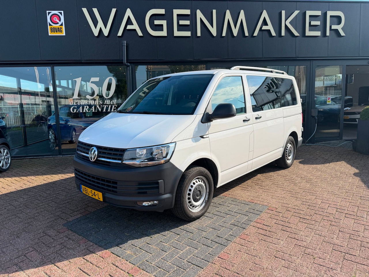 Volkswagen Transporter - 2.0 TDI L1H2 Highline AIrco|Cruise|Carplay - AutoWereld.nl