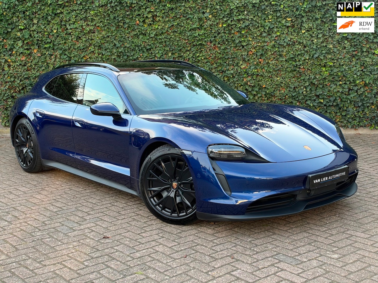 Porsche Taycan Sport Turismo - 93 kWh | SOH 91% | Pano | Sport Chrono | ACC | Luchtvering - AutoWereld.nl