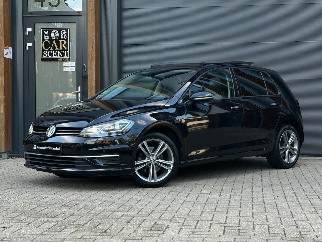 Volkswagen Golf - 1.6 TDI Highline Business R Pano, Leder, ACC etc! - AutoWereld.nl