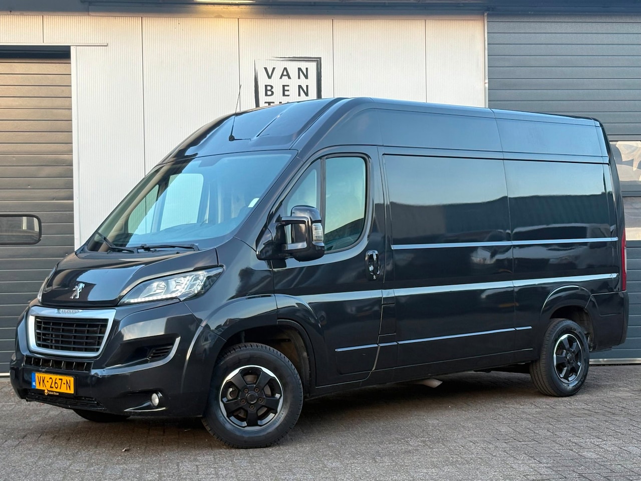 Peugeot Boxer - 330 2.2HDI 130pk L2H2 Leder Navi Camera Airco Cruise - AutoWereld.nl