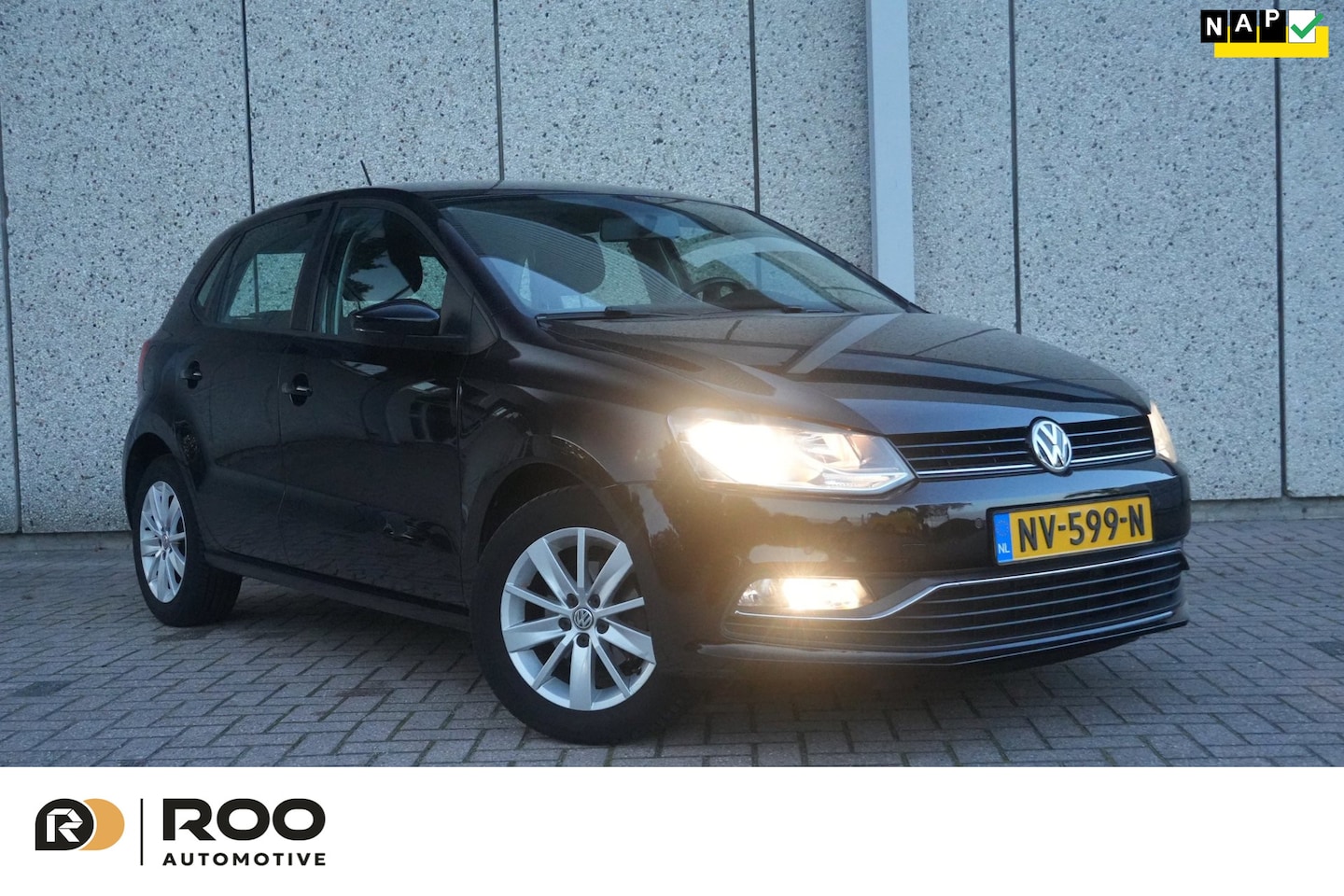 Volkswagen Polo - 1.2 TSI Comfortline Business R Lage km stand! APK, onderhoud,Parkeersensoren. - AutoWereld.nl
