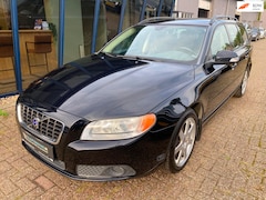 Volvo V70 - 2.5FT Momentum Automaat H.LEER / XENON / Youngtimer