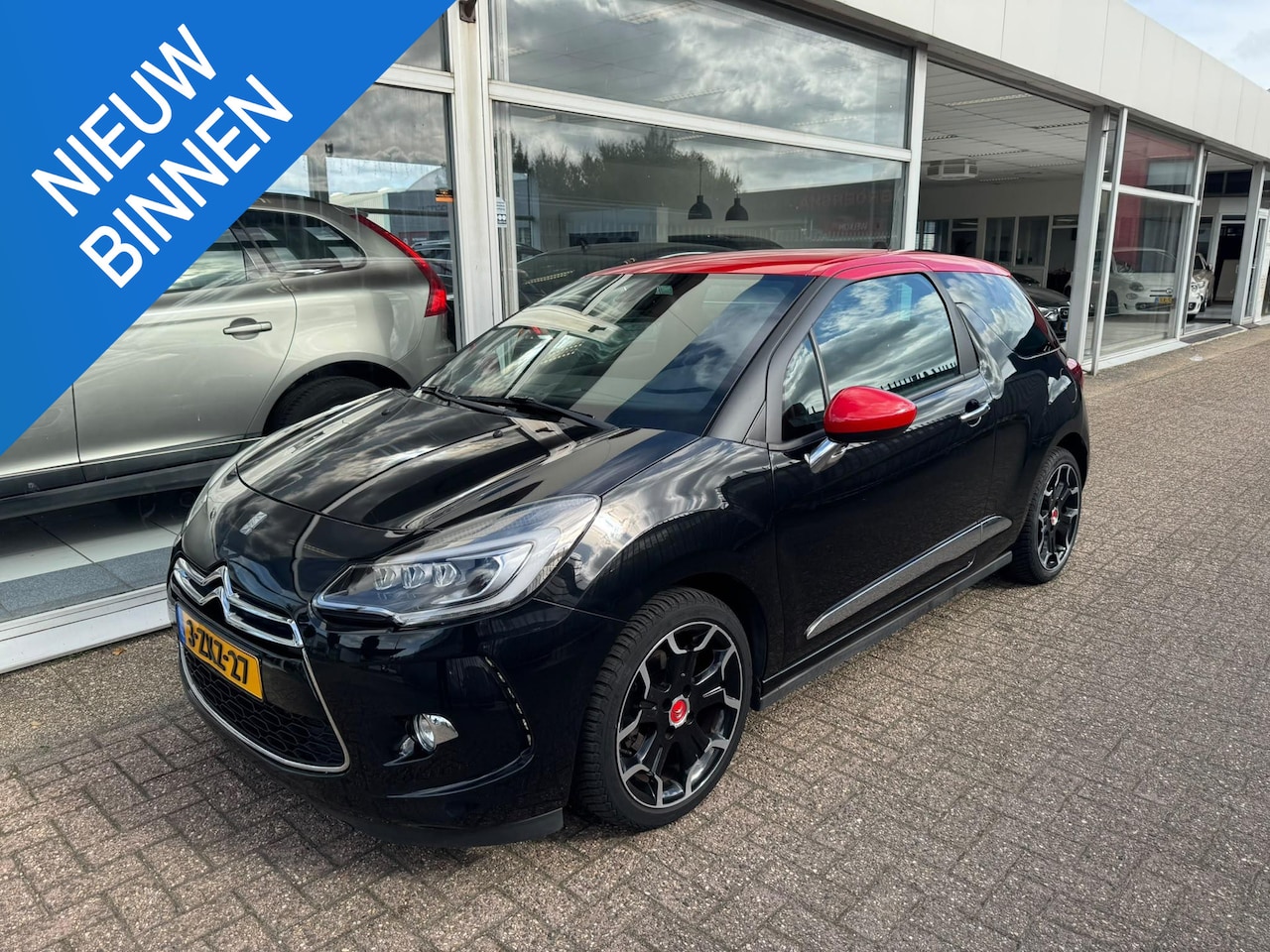 Citroën DS3 - 1.2 PureTech So Red | 1e eigenaar| Airco | Elektrische ramen | Navigatie | Achteruitrijcam - AutoWereld.nl