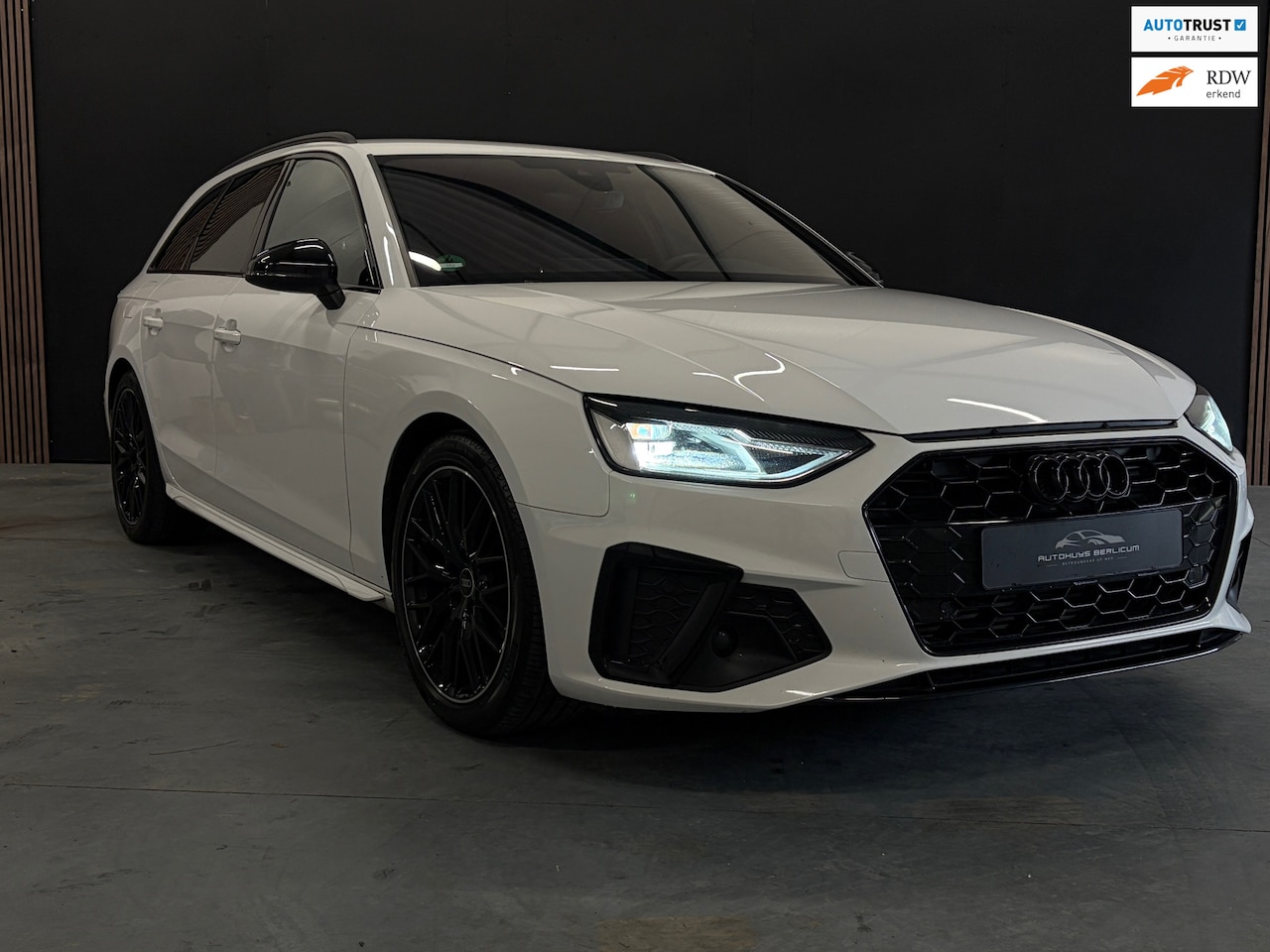 Audi A4 Avant - 35 TFSI S edition Competition Virtual Dealer onderhouden Navi Keyless - AutoWereld.nl
