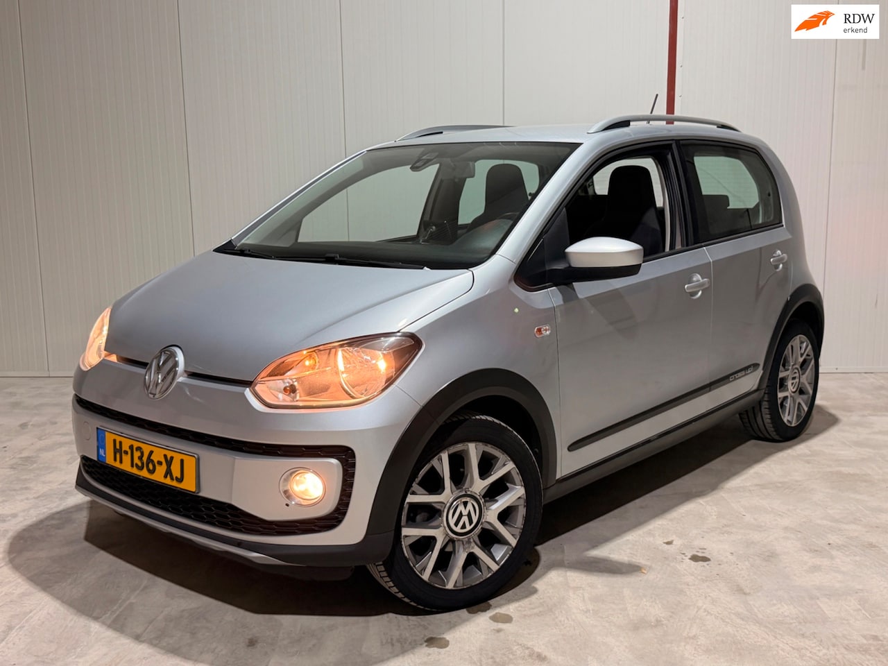 Volkswagen Up! - 1.0 cross up! BlueMotion 1.0 cross up! BlueMotion - AutoWereld.nl