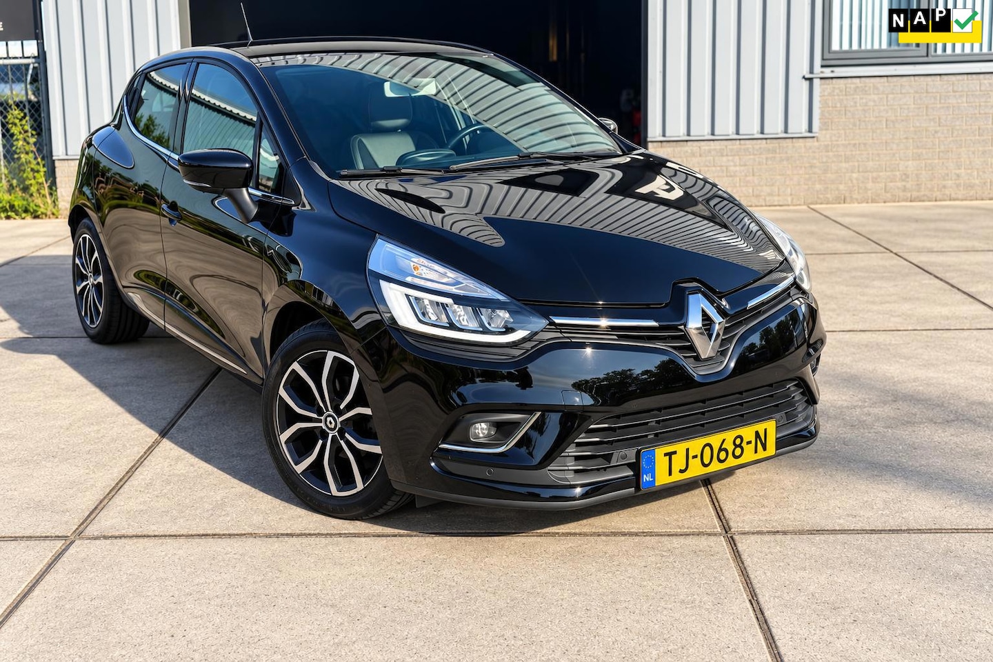 Renault Clio - 0.9 TCe Intens Cam/PDC/Cruise/Navi - AutoWereld.nl