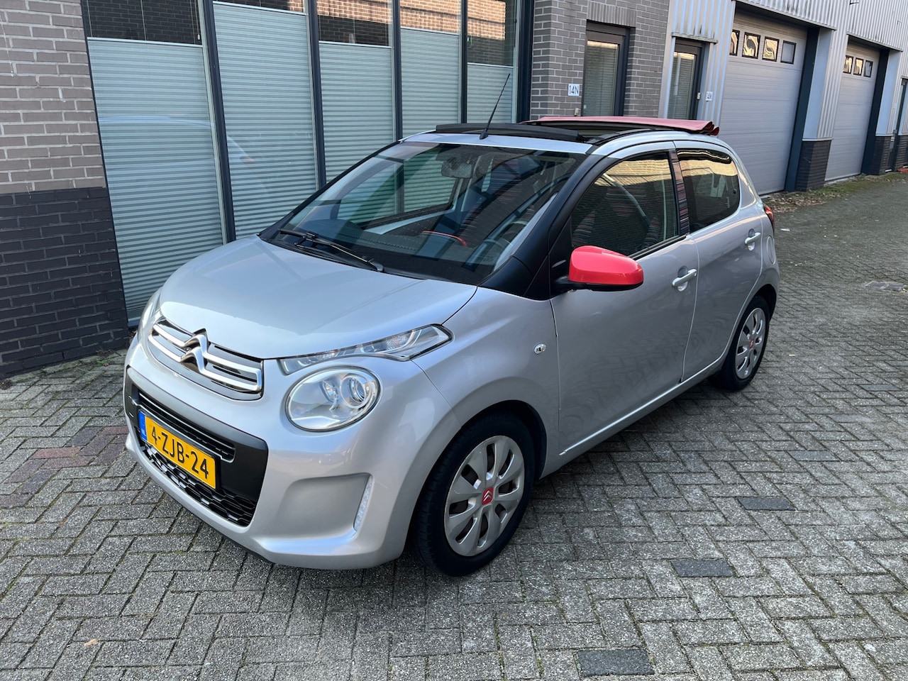 Citroën C1 - 1.2 PureTech Airscape Shine! 128 DKM NAP! AIRCO! - AutoWereld.nl