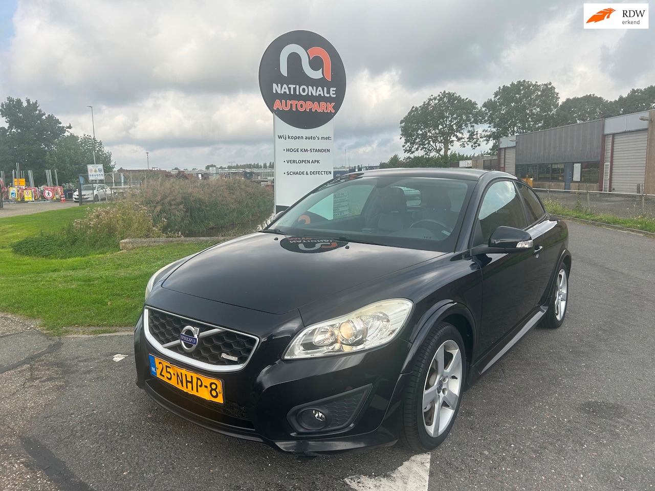 Volvo C30 - 1.6 D2 R-Edition | 2010 | Diesel | Handgeschakeld | EXPORT/HANDEL - AutoWereld.nl