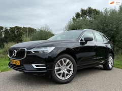 Volvo XC60 - 2.0 T8 Twin Engine AWD Momentum Pro Automaat / Panoramadak / Leder / Camera / Navi / 18" V