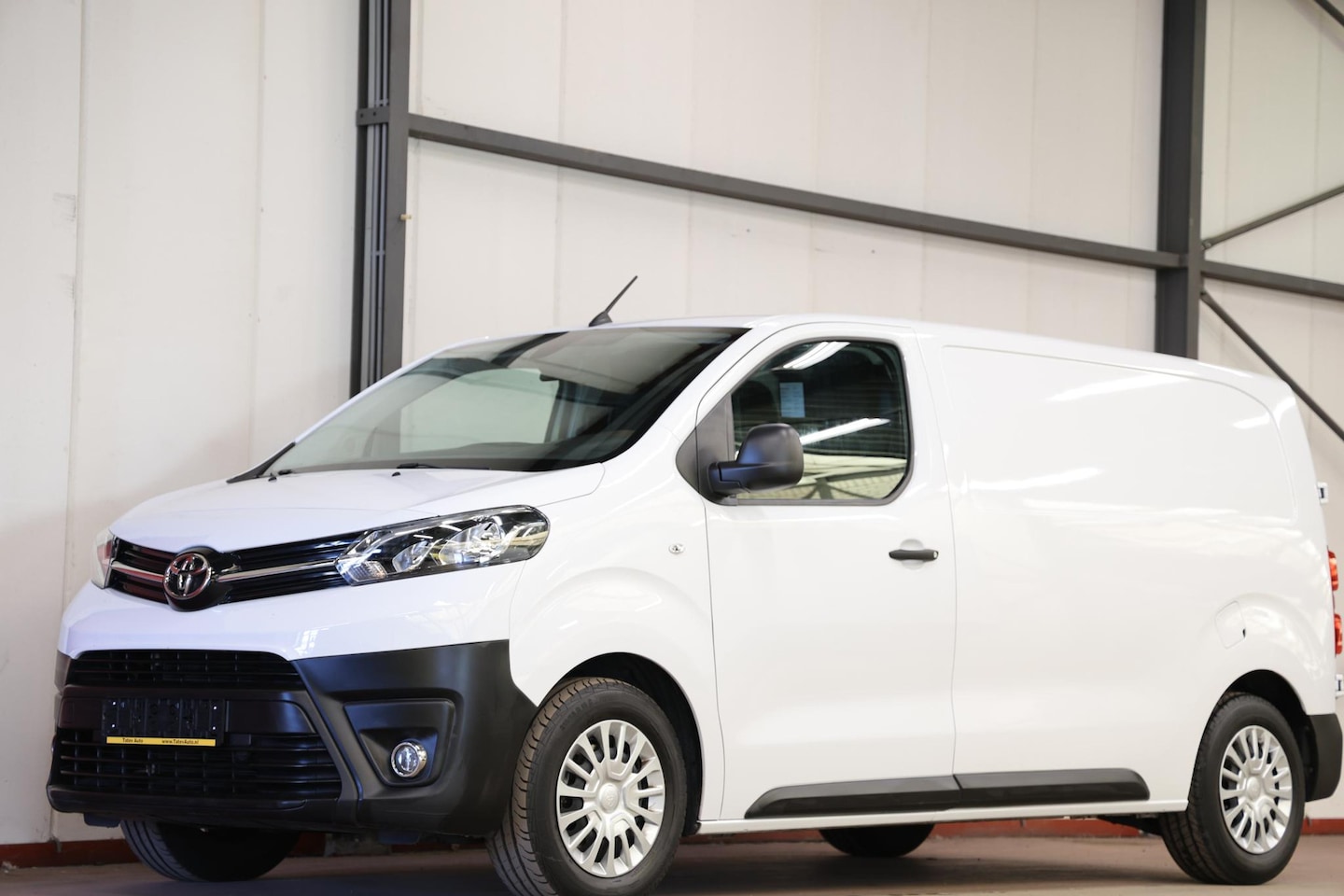 Toyota ProAce Worker - 1.5 D-4D L2H1 CARPLAY PDC AIRCO - AutoWereld.nl