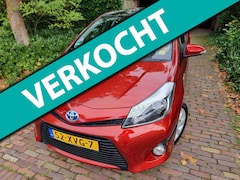 Toyota Yaris - 1.5 Full Hybrid Dynamic Pano/Navi/Zwart Leder
