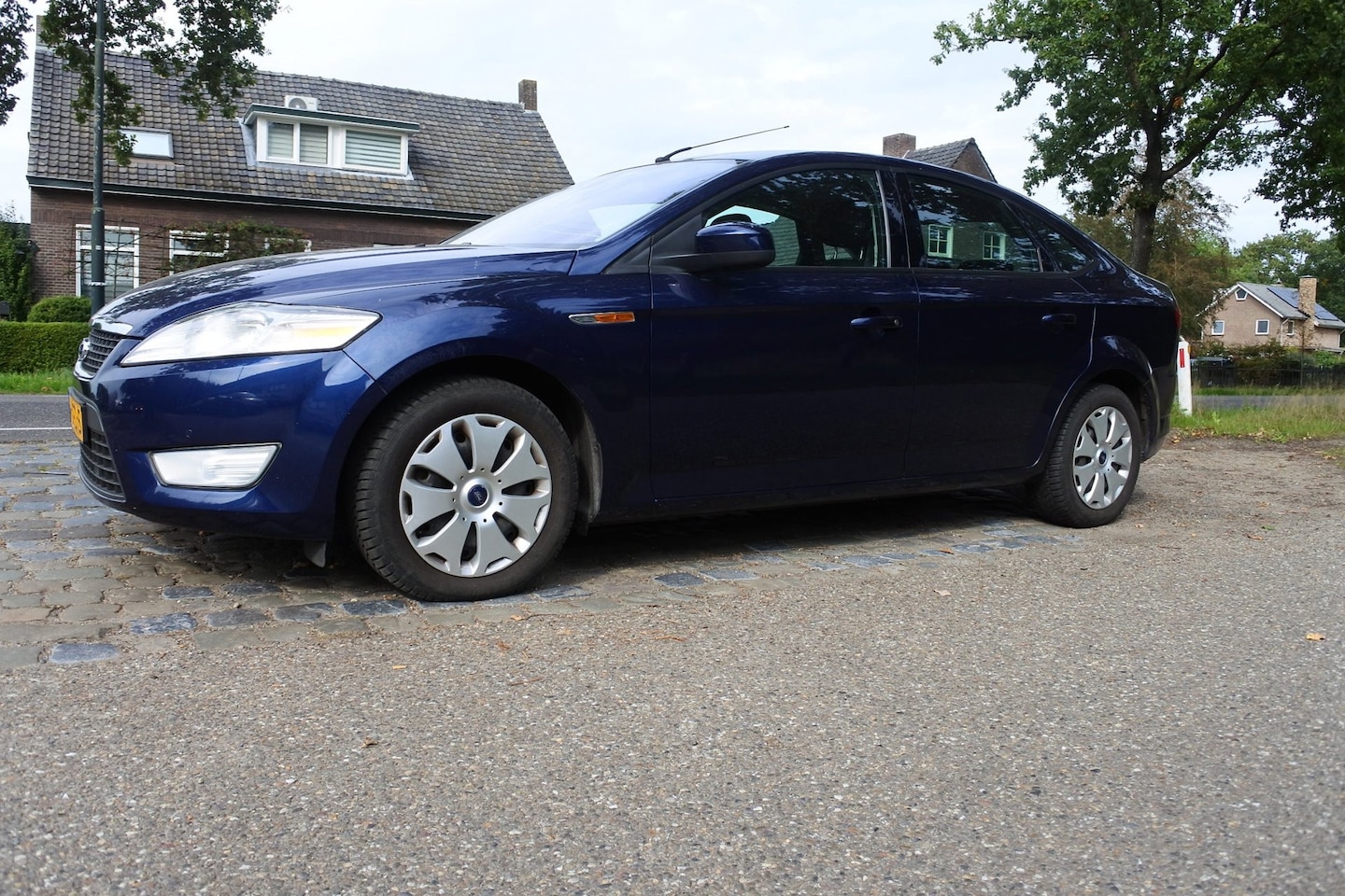 Ford Mondeo - 2.0-16V Trend 248 dkm airco , trekhaak apk 15-10-2026 - AutoWereld.nl