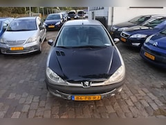 Peugeot 206 - 1.4 X-line 5 drs nw apk tot 28-9-2027 goed rijdend