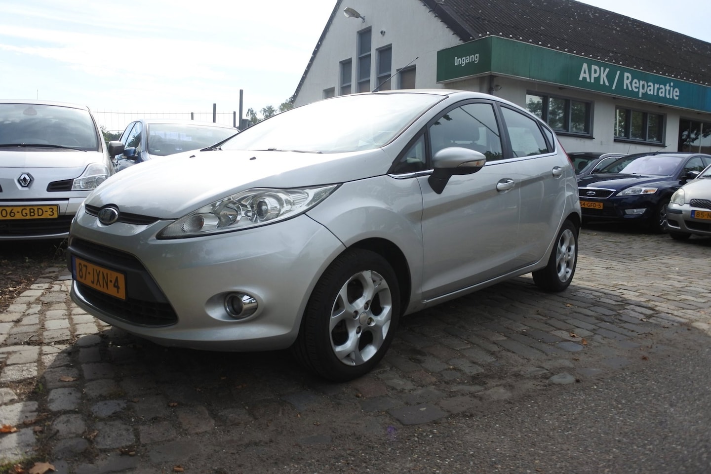 Ford Fiesta - 1.25 Titanium 5 drs nw apk 22-10-2027 airco voorruit verwarming - AutoWereld.nl