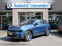 Lynk & Co 01 - 1.5 MY23 ZWARTE-HEMEL ROLHOES MY23 360-CAMERA PANO/SCHUIF INFINITY DAB NAVI CARPLAY STOELV