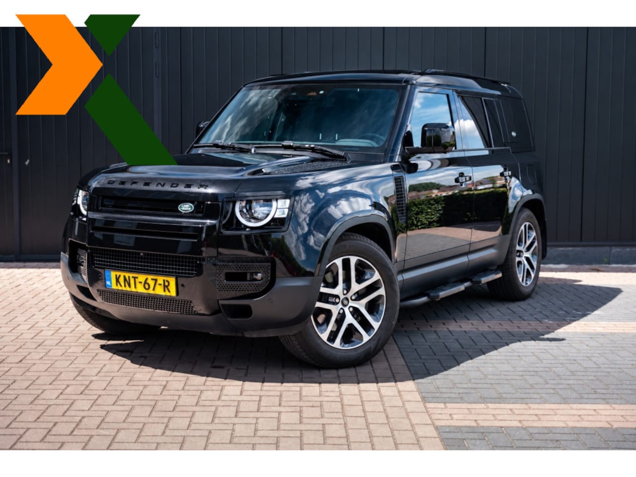 Land Rover Defender 110 - 2.0 P400e S - AutoWereld.nl