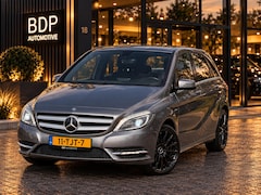 Mercedes-Benz B-klasse - 180 Ambition Automaat | Trekhaak | Leer | PDC