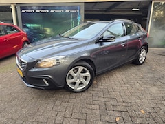 Volvo V40 Cross Country - 1.6 T4 Momentum | NIEUWE APK | 3\6 OF 12 MND GARANTIE | NAVI | TREKHAAK |