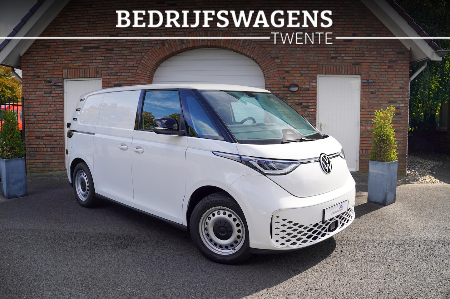 Volkswagen ID. Buzz Cargo - 79 kWh 286PK L1H1 A-Deuren Side Assist ACC Travel Assist - AutoWereld.nl