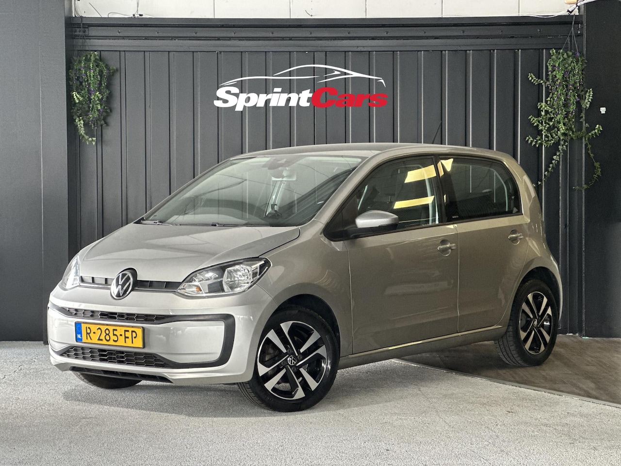 Volkswagen Up! - 1.0 beats | Achteruitrijcamera | Cruise Control | Parkeersensor Achter | Elektrische Ramen - AutoWereld.nl