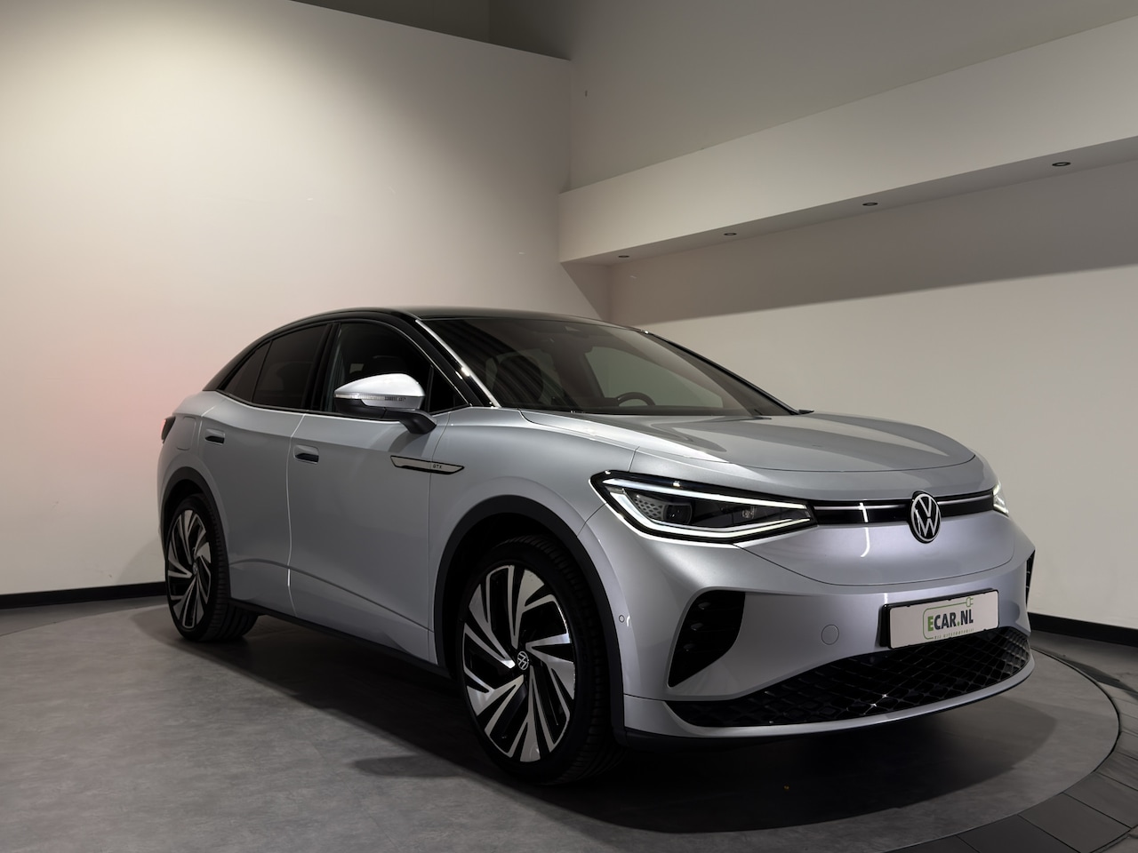 Volkswagen ID.5 - GTX 77 kWh | ACC | Panoramadak | Keyless | Adaptief sportonderstel | Warmtepomp | Trekhaak - AutoWereld.nl