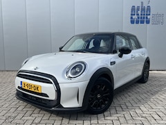 MINI 5-Deurs - 1.5 Cooper 136 pk Automaat Camden Edition Navigatie Led koplampen Apple Carplay Climate Co