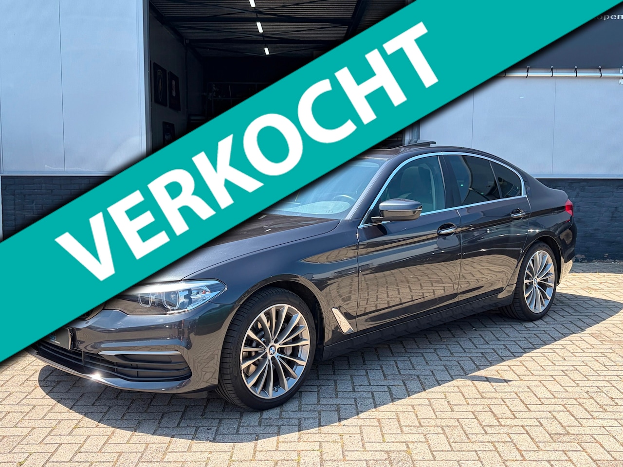 BMW 5-serie - 530i xDrive High Executive|Schuifdak|Memory|Trekhaak| - AutoWereld.nl