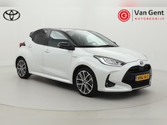 Toyota Yaris - 1.5 Hybrid Launch Edition | Trekhaak | Dodehoek detectie | Head-up display | Stoelverwarmi