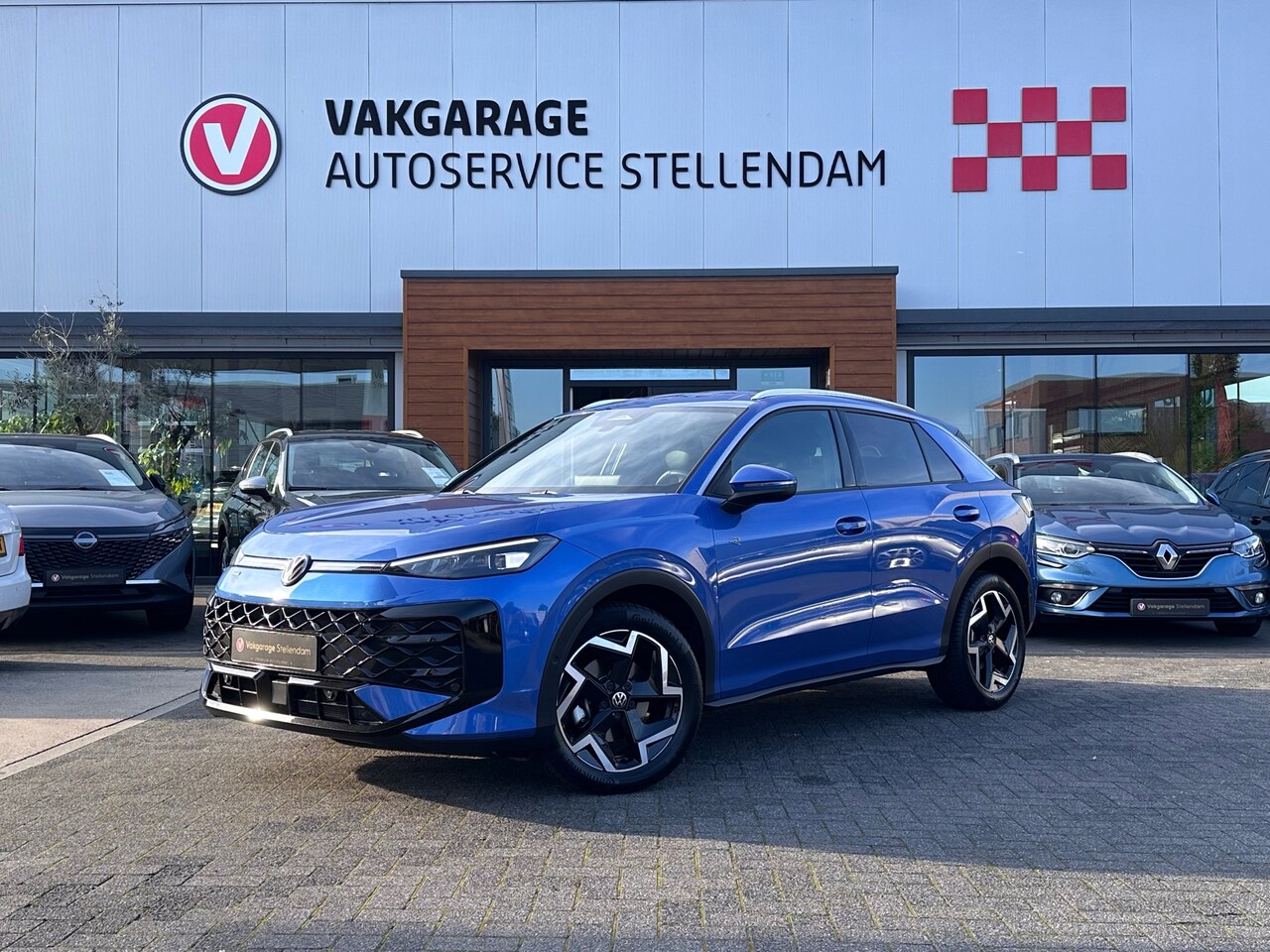 Volkswagen T-Roc - 1.5 eTsi 150pk R-Line|Matrix LED|Keyless|ACC|Winterpakket|Elektr Kofferklep|Camera - AutoWereld.nl