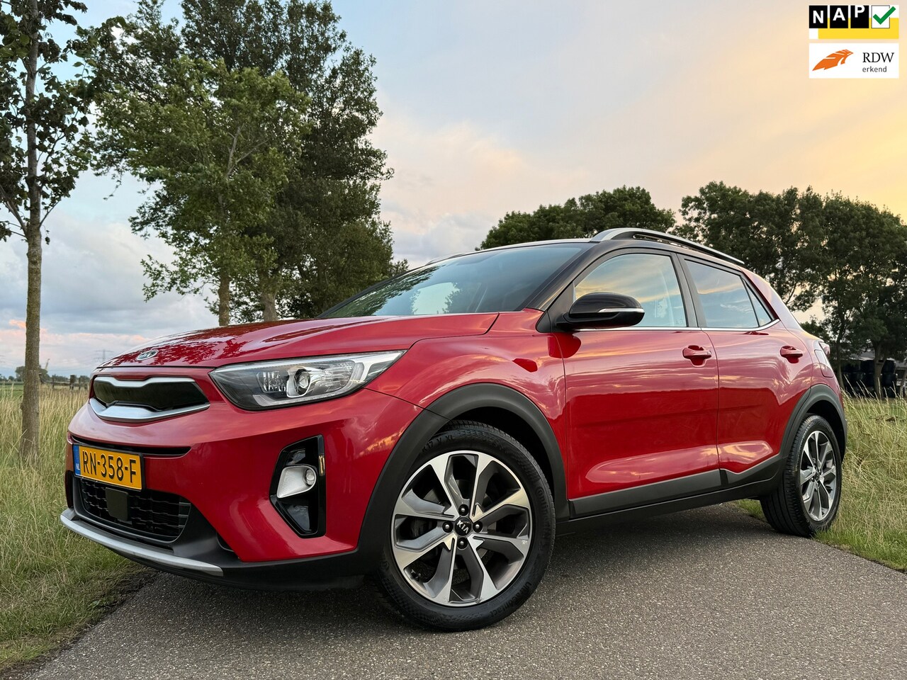 Kia Stonic - 1.0 T-GDi ExecutiveLine | Camera | Apple CarPlay/Android Auto | Leder | Stuur-/Stoelverwar - AutoWereld.nl