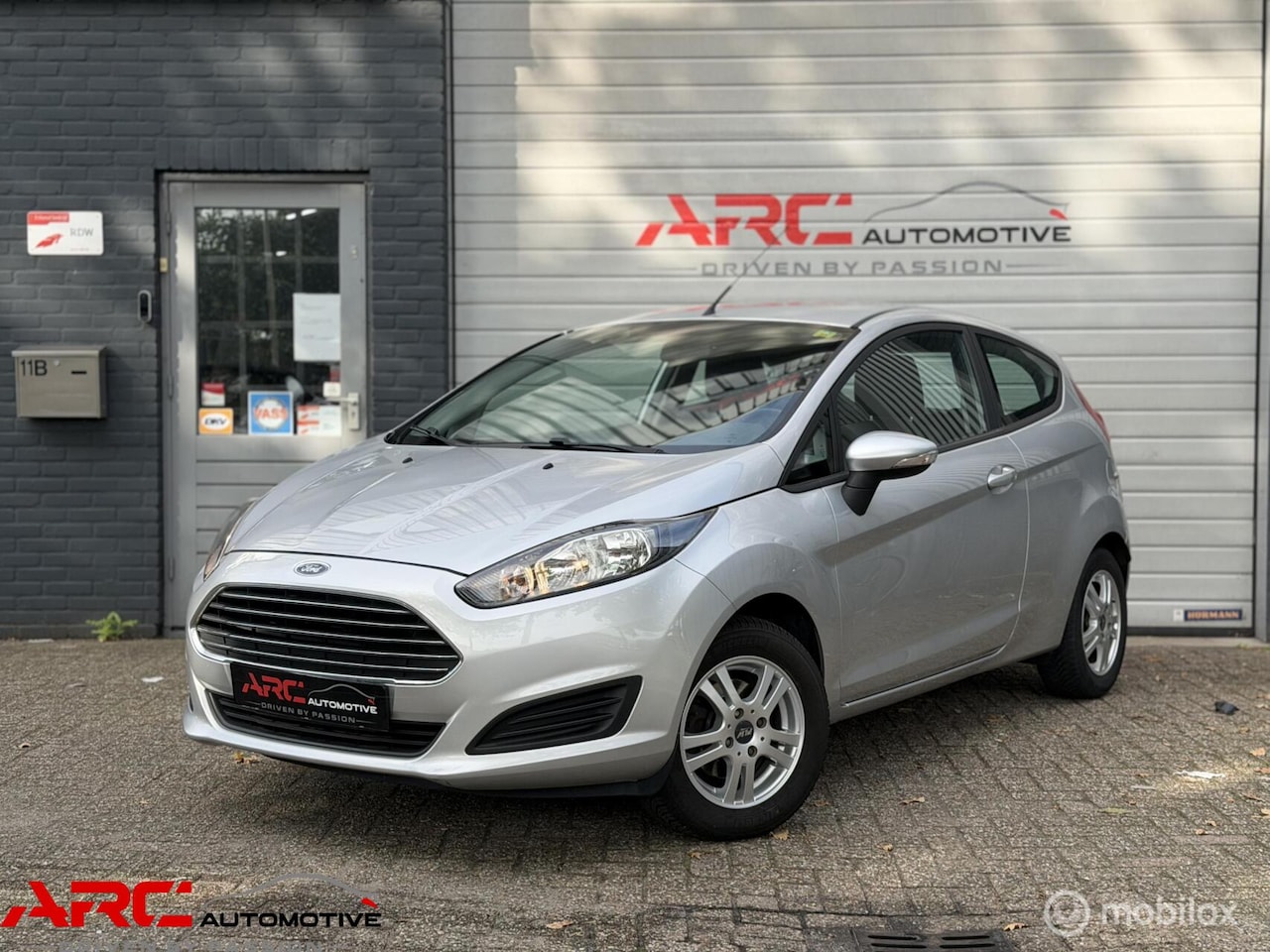Ford Fiesta - 1.25 Trend 3D Airco/Stoelverwarming/Nieuwe APK! - AutoWereld.nl
