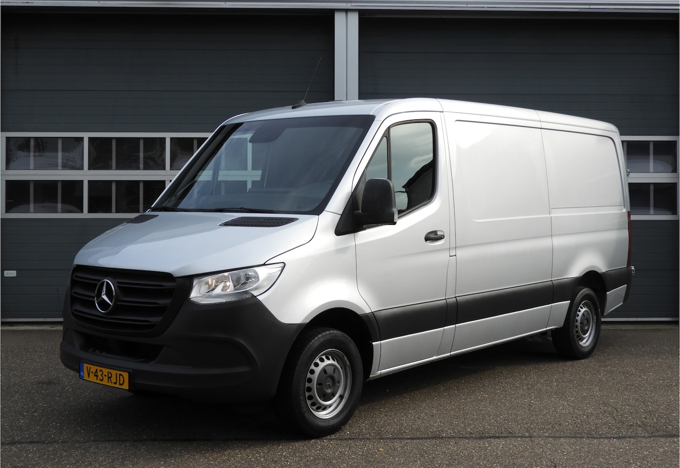 Mercedes-Benz Sprinter - 315 1.9 CDI L2H1 RWD | TREKHAAK | CAMERA | MBUX | CARPLAY - AutoWereld.nl