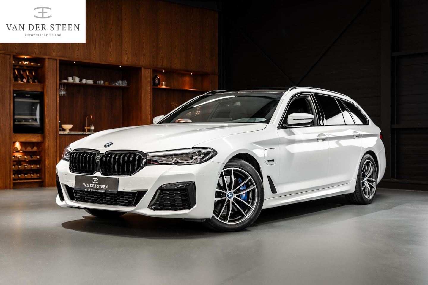 BMW 5-serie Touring - 530e Executive M Sport | Standkachel | Dealer Onderhouden - AutoWereld.nl