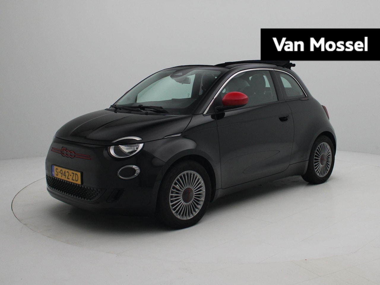Fiat 500e - Cabrio RED 24 kWh | Cabrio | 16" Lichtmetalen Velgen | Parkeersensoren | - AutoWereld.nl