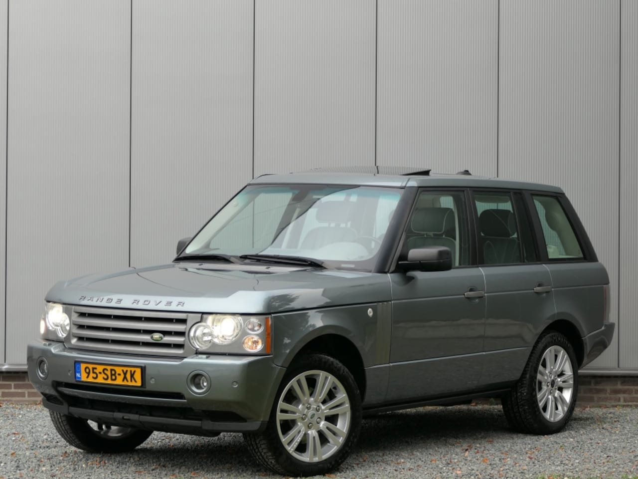 Land Rover Range Rover - 4.4 V8 Vogue Schuifdak / Harman/Kardon / Stuurverwarming - AutoWereld.nl
