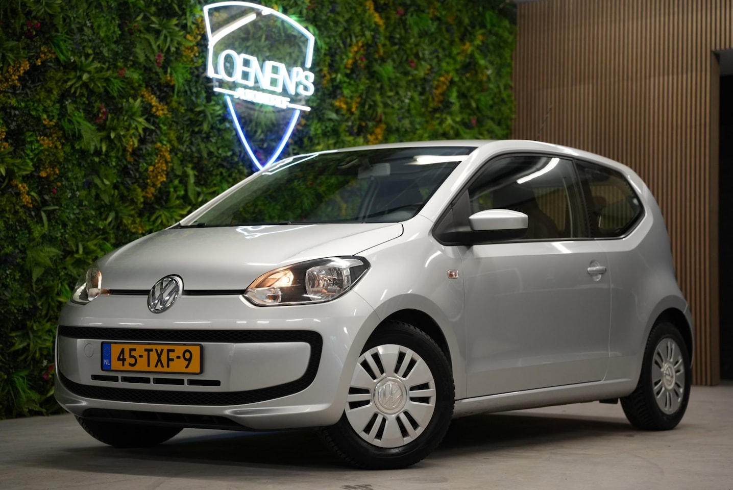 Volkswagen Up! - 1.0 move up! BlueMotion / Airco / Radio - AutoWereld.nl