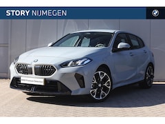 BMW 1-serie - 120 M Sport Automaat / Sportstoelen / Stoelverwarming / PDC / Achteruitrijcamera